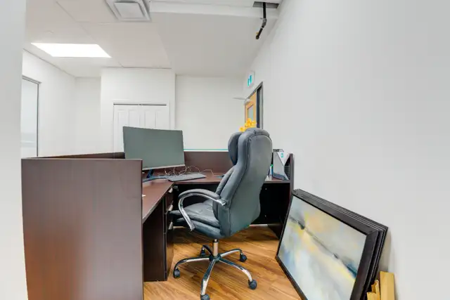 Office Unit for Rent by Owner in Commercial & Office Space for Rent in Oakville / Halton Region - Image 9