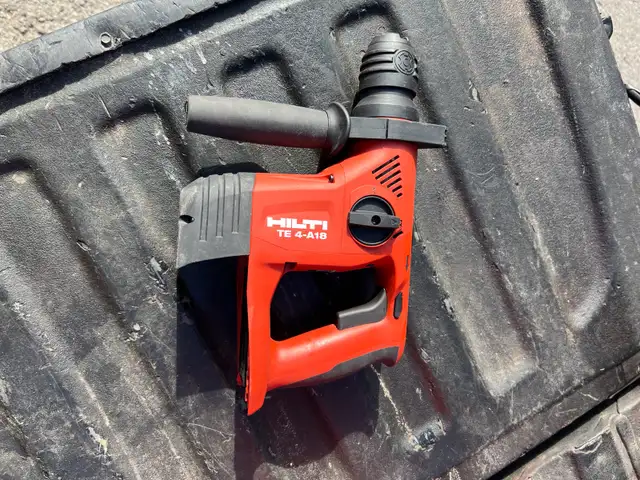 HILTI 22V TE 4-A18 CORDLESS HAMMER DRILL TOOL ONLY in Power Tools in City of Toronto - Image 2