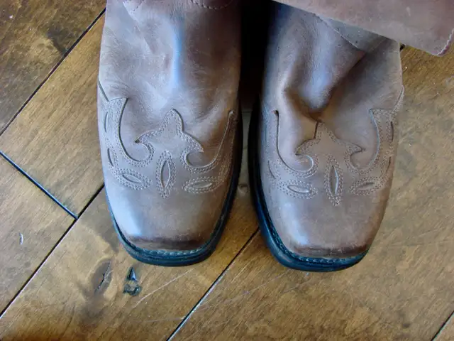 Boulet Brown Leather Harness Motorcycle Boots Mens Western Cowbo in Men's Shoes in Markham / York Region - Image 10