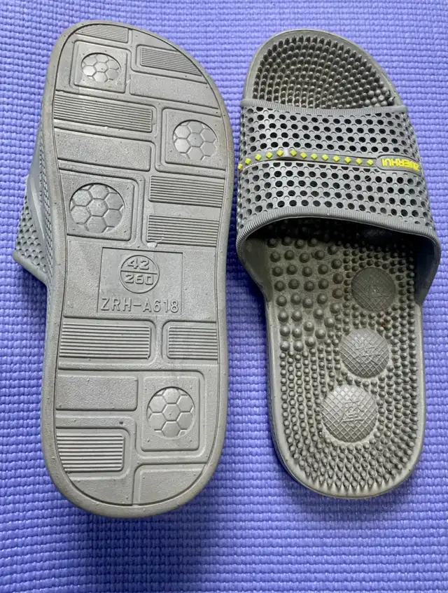 Brand New Accupressure Reflexology massage sandals in Women's - Shoes in Ottawa - Image 2
