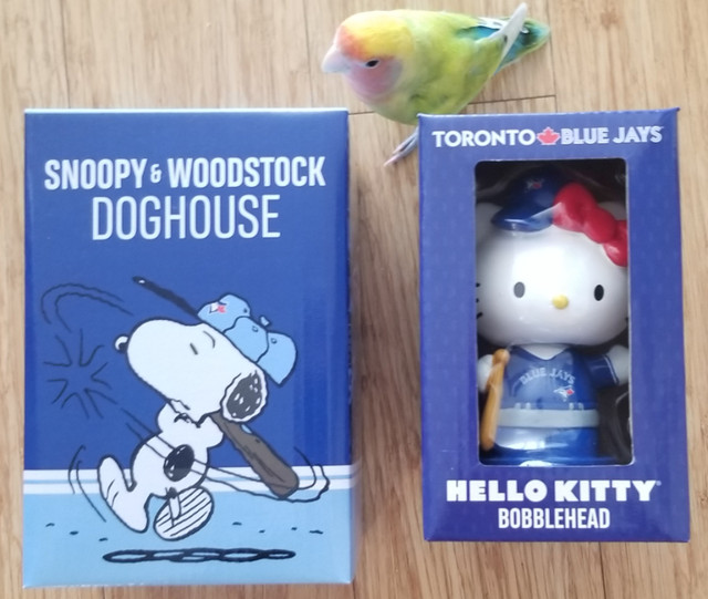 Blue Jays Peanuts Snoopy, Hello Kitty bobbleheads, Arts & Collectibles, City of Toronto
