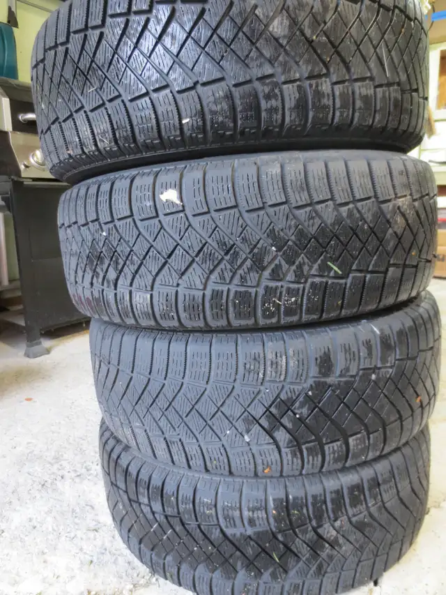 Pirelli Ice Zero 215/65/R16 Winter Tires in Tires & Rims in Cornwall - Image 4