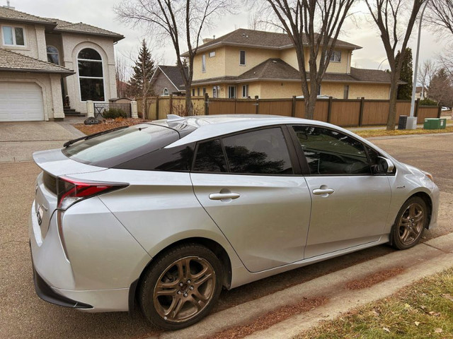 2017 Toyota Puris Touring Edtion Great Condition in Cars & Trucks in Edmonton - Image 4