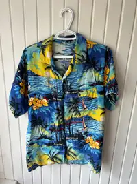Vintage Hawaiian shirt size M