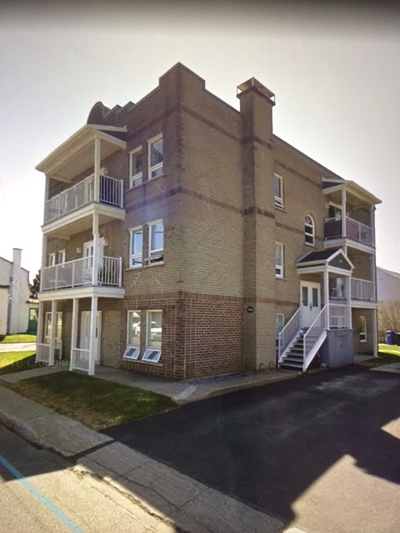 Description du logement à louer Appartement 4 1/2, près des ponts, piste cyclable, Super C, dépanneu...