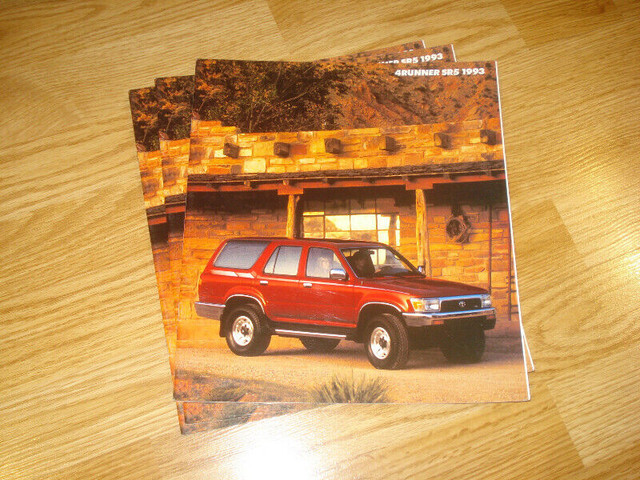 1993 Toyota 4Runner SR5 brochure in Other in Kitchener / Waterloo