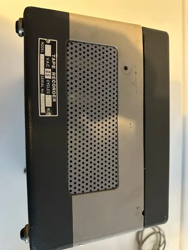 La Petite TR-101 vintage reel to reel tape recorder in Stereo Systems & Home Theatre in City of Toronto - Image 3
