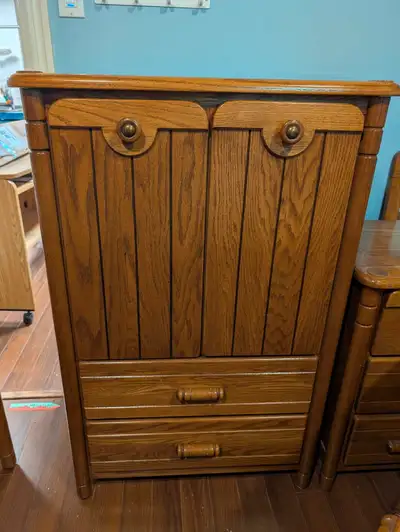 Mobilier en chêne , View more