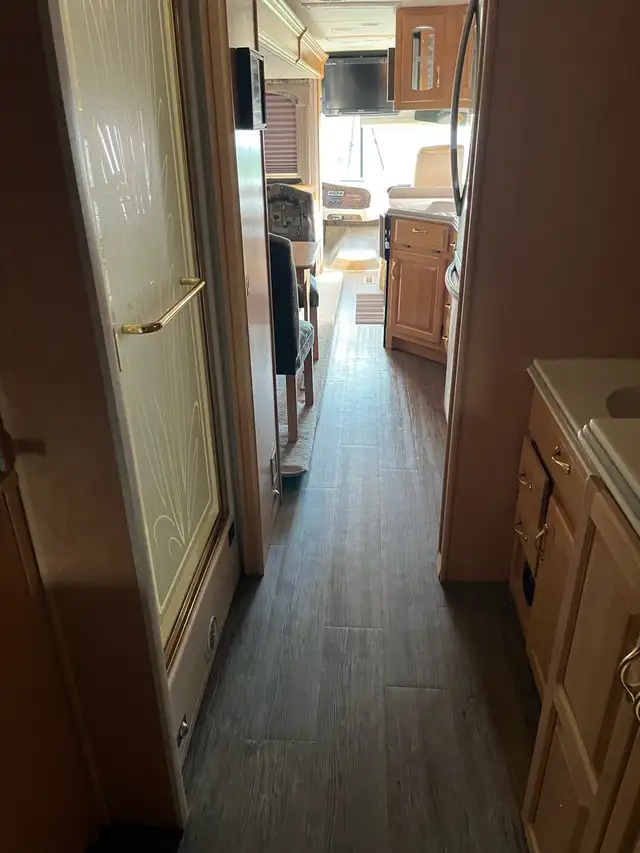 Newmar Mountain Aire motorhome for sale in RVs & Motorhomes in Red Deer - Image 3