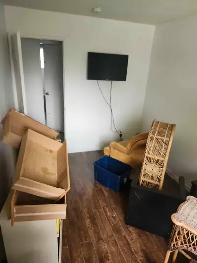 Room on main floor. Security Deposit 550. Close to main bus routes and lrt at end of street. All inc...
