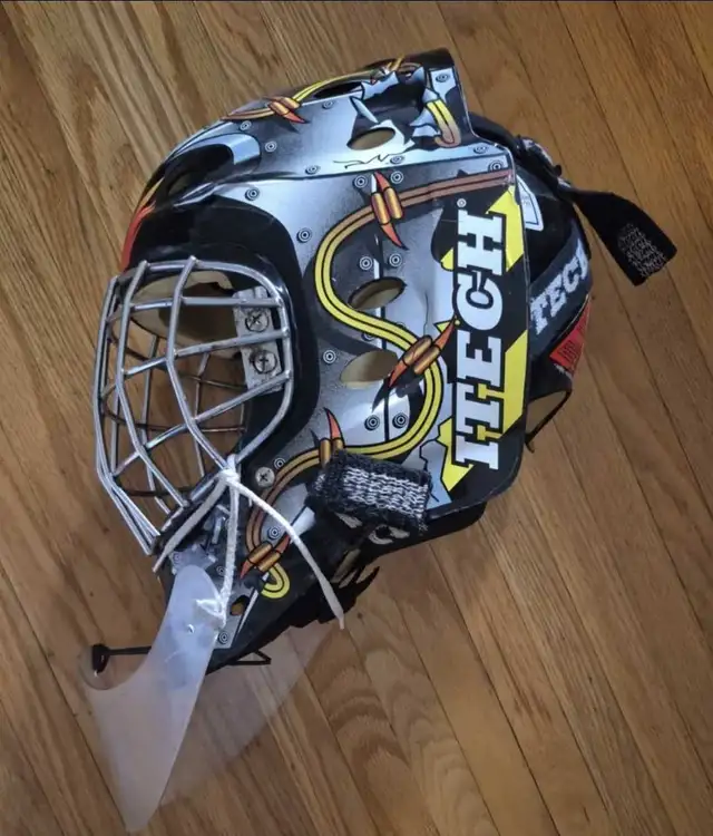 ITECH - Hockey goalie mask for adults in Hockey in Laval / North Shore - Image 3