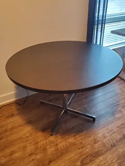 42inch diameter 29 inch high Pickup winston heights