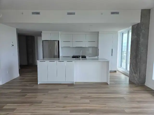Luxury 5.5-room apartment for rent at 155 Grande-Allée Est