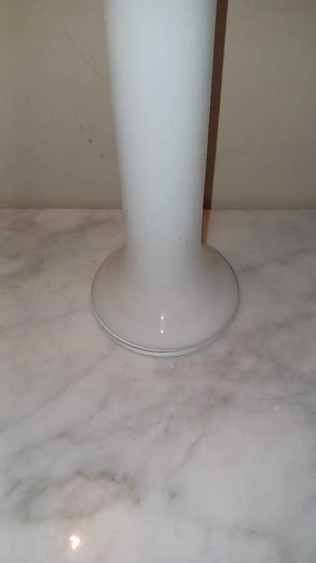 12"T Tarnowiec Poland Tall Slim Vase White and Clear Teardrop in Home Décor & Accents in Calgary - Image 4