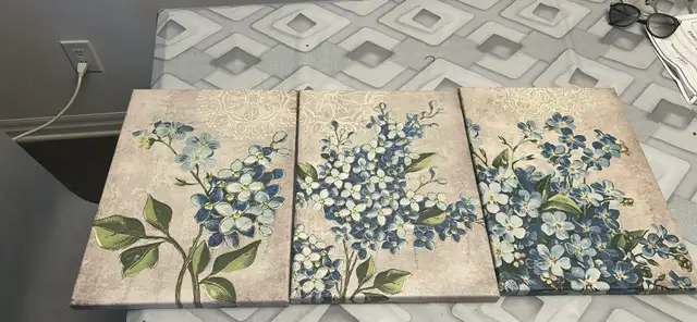 Flower Canvas Wall Art in Home Décor & Accents in Ottawa - Image 3