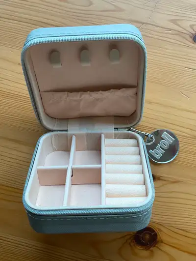 Travel jewellery box, View more