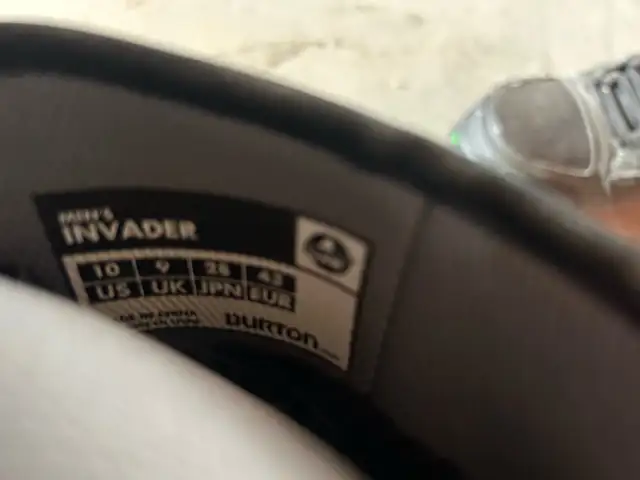 Ride +imeless 159 Snowboard & Boots size 10 in Snowboard in Calgary - Image 7