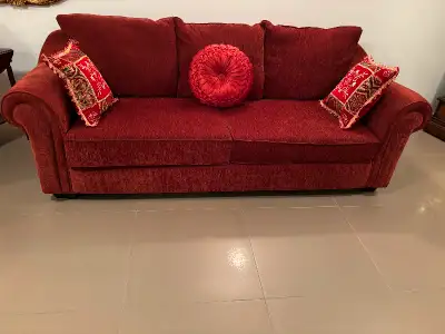 Canapé lit comme neuf, très peu utilisé, tout le temps protégé avec une housse. Utilisé comme lit 2...