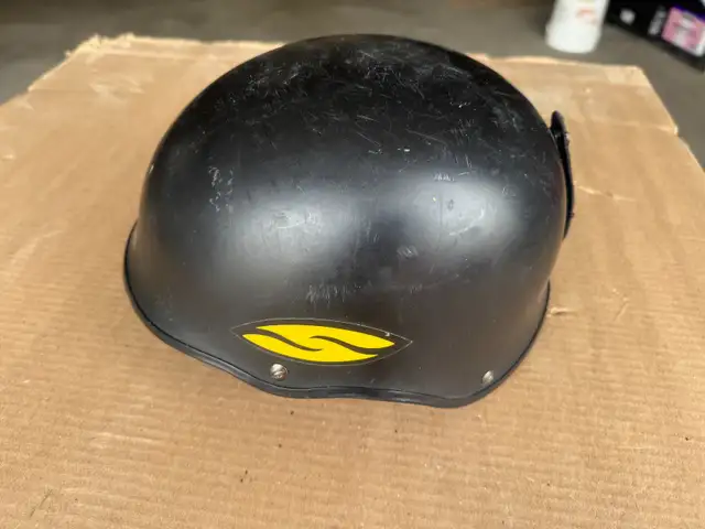 Skiing/snowboard helmet for Sale in Snowboard in Calgary - Image 3