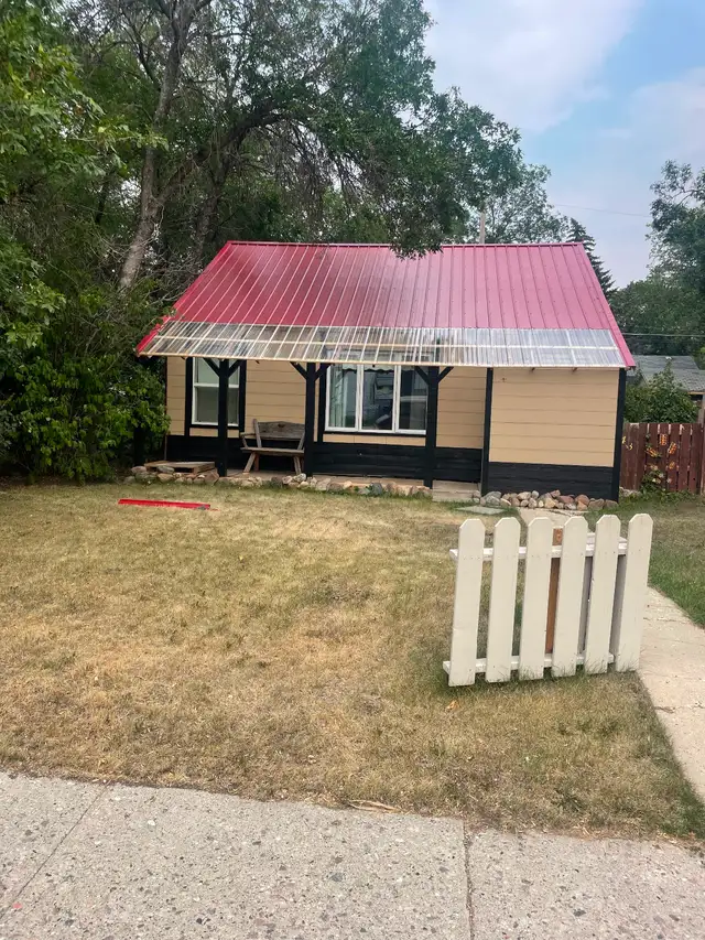 Pasqua cottage in Houses for Sale in Swift Current - Image 3