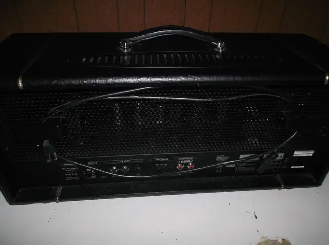 Bugera amplificateur de guitare 120Wts tube in Amps & Pedals in Sherbrooke - Image 3