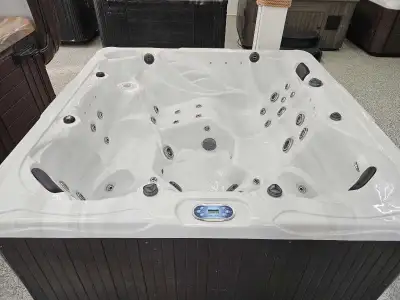 Signature spa Hot Tub , View more