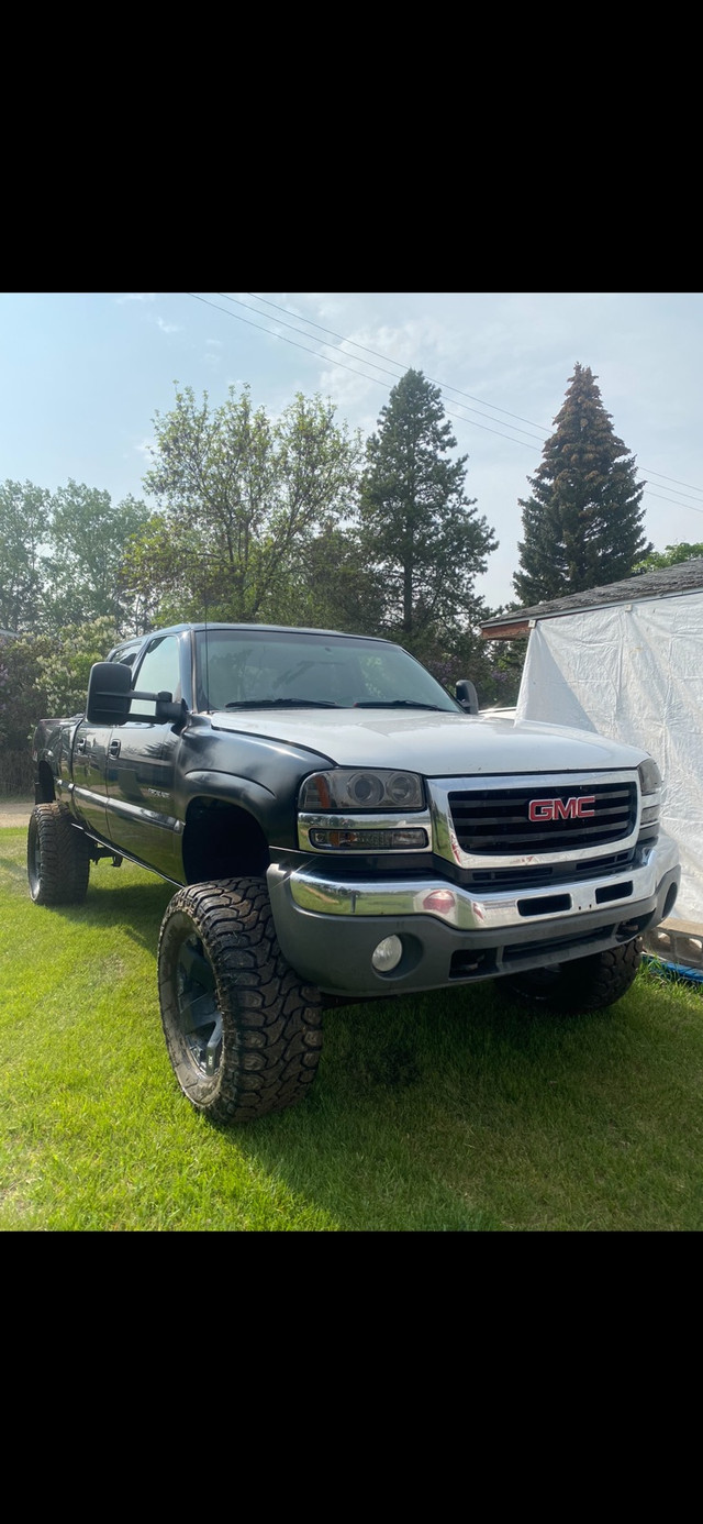 2004.5 gmc duramax 2500hd  in Cars & Trucks in Red Deer - Image 2