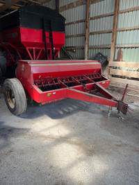 International 5100 Seed Drill