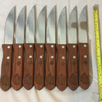 Set of 8 Toronto Maple Leafs steak knives