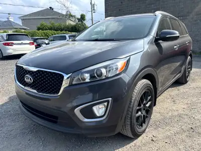 2016 KIA Sorento, AWD, V6 3.3, 7-place, Luxury Package Powerful, reliable, and family-friendly SUV w...
