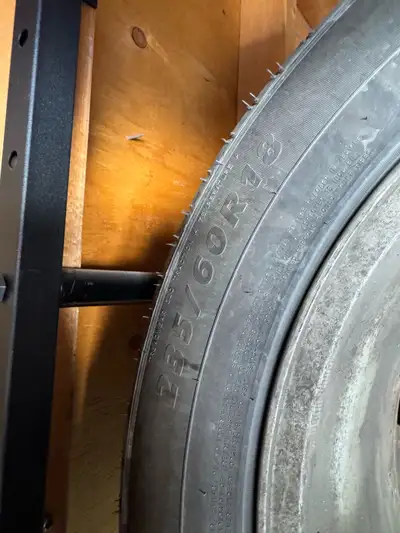 Offering a summer (SALUM) tire (4) with the specification 235/60R18, removed from my 2008 Mazda CX7....