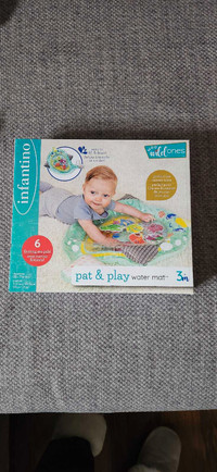 Water toy for Tummy time 