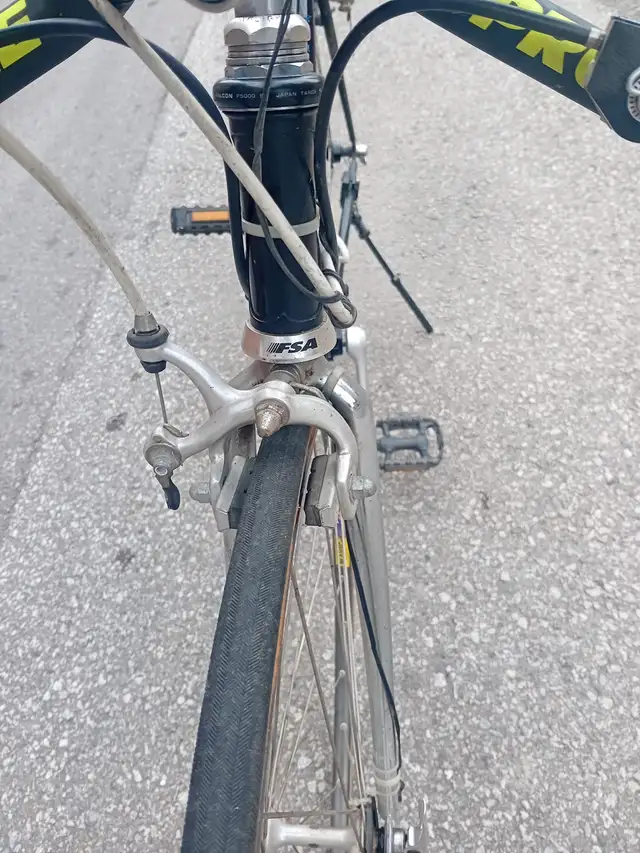  racing bike in Road in City of Toronto - Image 6