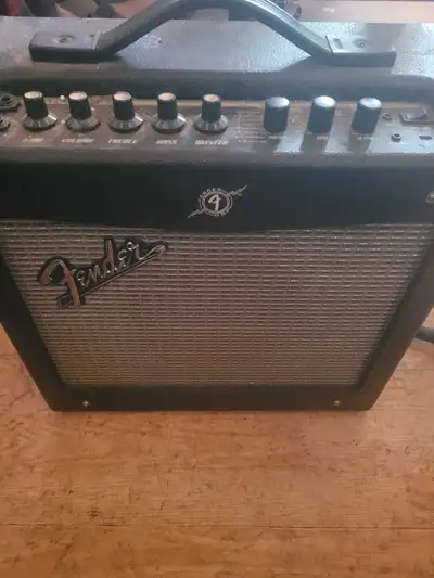 Fender Mustang IV v.2, View more