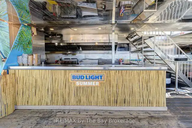 53’ Mobile Bar/Restaurant Event Trailer with Full Kitchen in Other Business & Industrial in Barrie - Image 7