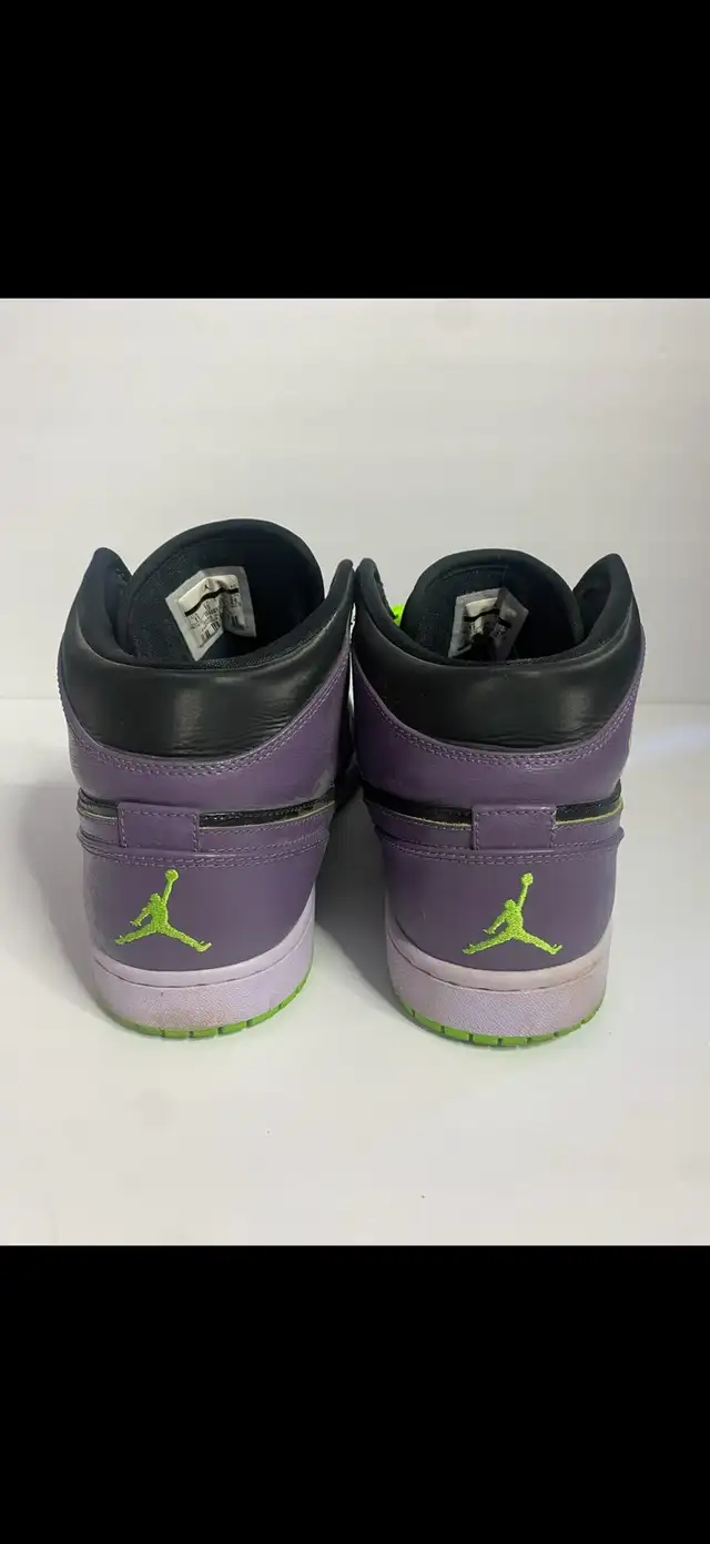 Air Jordan 1 Mid in Men's Shoes in Mississauga / Peel Region - Image 3