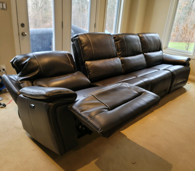 BRAND NEW LEATHER   SOFA SET WITH POWER  RECLINERS/HEADRESTS in Chairs & Recliners in Mississauga / Peel Region - Image 5