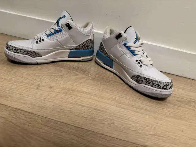 Jordan 3s university blues  in Men's Shoes in Mississauga / Peel Region - Image 2