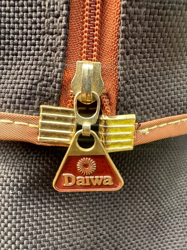 Vintage Daiwa Golf Bag in Golf in Edmonton - Image 9