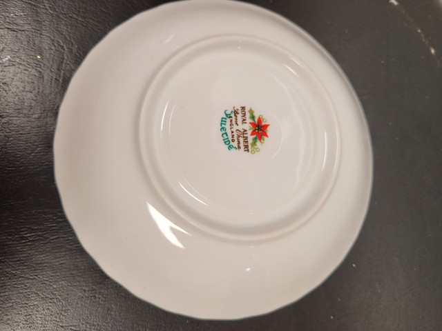 VTG Royal Albert “Yuletide” Cup & Saucer in Arts & Collectibles in Dartmouth - Image 4
