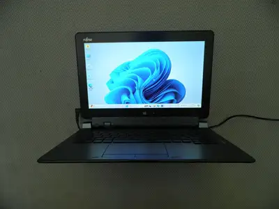 Fujitsu Stylistic Q665 Tablet sale, View more