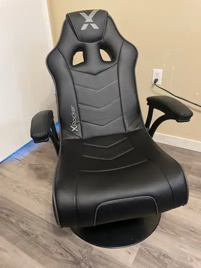 Had this gaming chair for a while but I have no use because its too short for my set up, Its in dece...