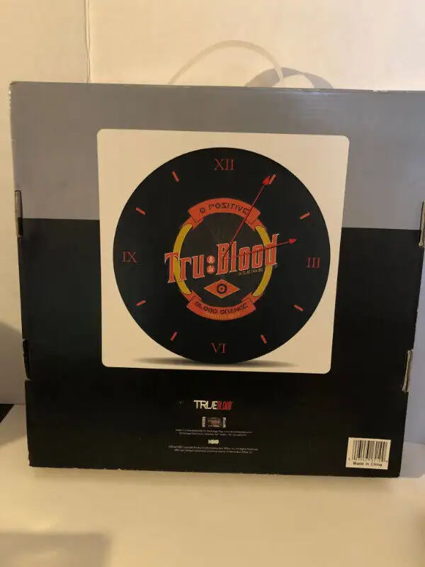 TRUE BLOOD wall clock & poster book (New) in Arts & Collectibles in Ottawa - Image 6