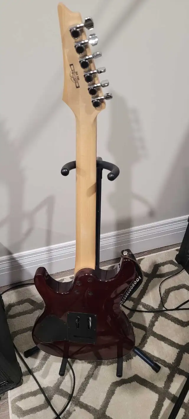 ibenez sa 120 electric guitar in Guitars in Markham / York Region - Image 5
