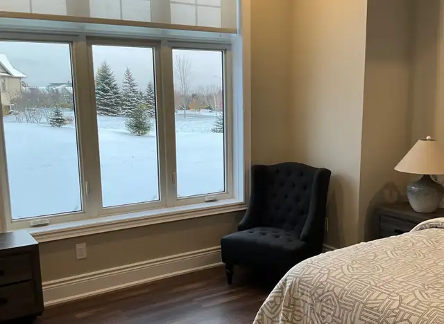 1 Room With A View - For Rent In Port Perry. in Room Rentals & Roommates in Kawartha Lakes - Image 2