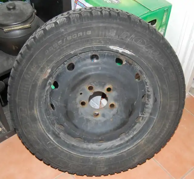 3 Winter Tires and 4 Rims 205 60 R16 / 3 Pneus hiver et 4 jantes in Tires & Rims in Longueuil / South Shore - Image 2