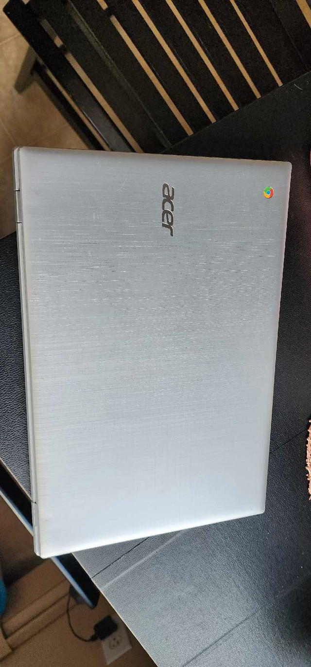 Acer Chromebook 315 15.6" in Laptops in London - Image 2
