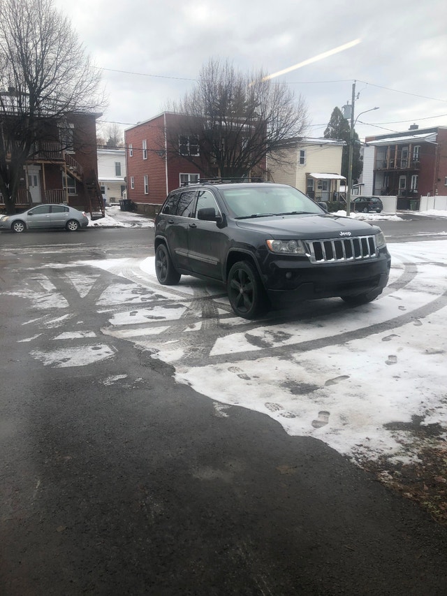 Jeep Grand Cherokee Laredo 2011 full équipe!