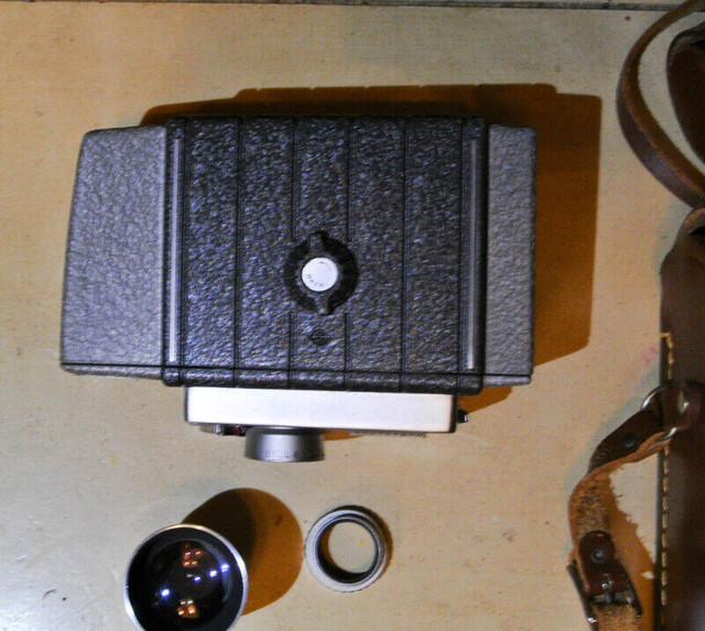 Vintage Bell and Howell 8mm Film Camera with telephoto and film dans Appareils photo et caméras  à Cambridge - Image 3