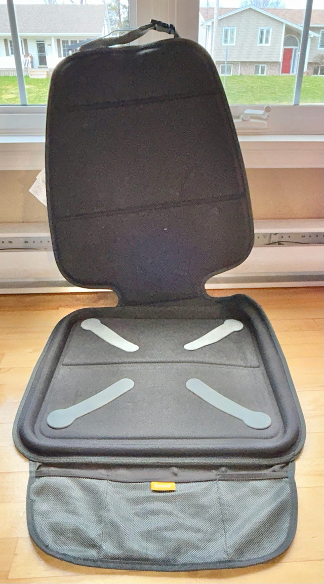 Car seat accessories (seat protector, waterproof pad, cup holder in Strollers, Carriers & Car Seats in Moncton - Image 2
